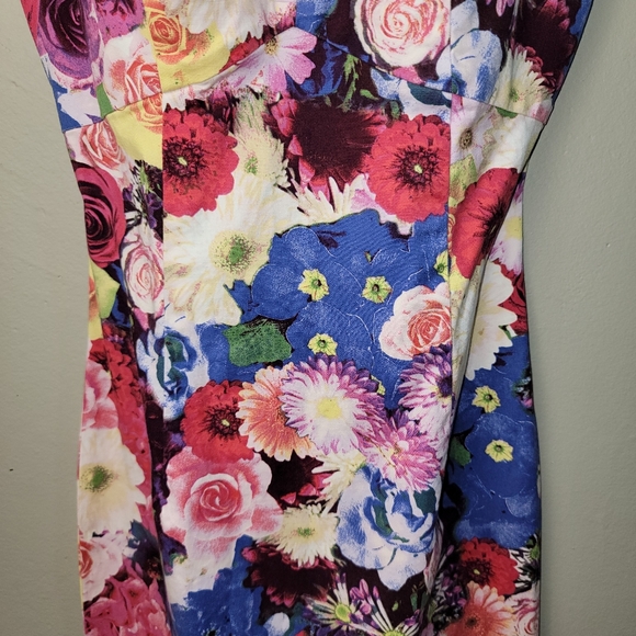 GUESS EUC Vibrant Multicolor "Ava April Showers" Bodycon Cotton Dress - Size 2 - Picture 6 of 12